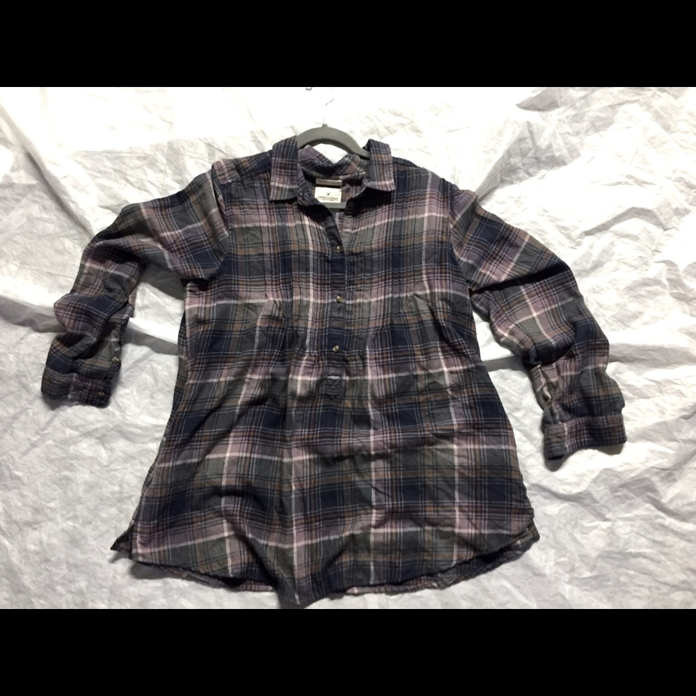 American Eagle Button down flannel